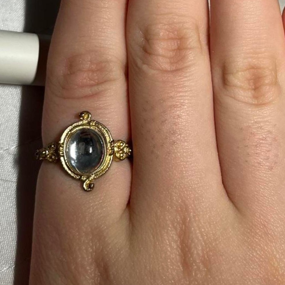 Cute gold mirror ring perfect for any ocasion